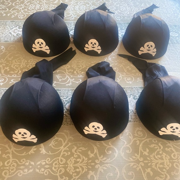 🏴‍☠️PIRATE🏴‍☠️ SCARF HATS BLACK ROUND WITH WHITE SKULL ☠️ BUNDLE OF 6 🌟NWT🌟 - Picture 2 of 10